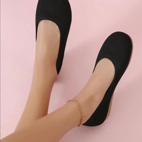 NWOT adorable 1 inch flats - Picture 2 of 10